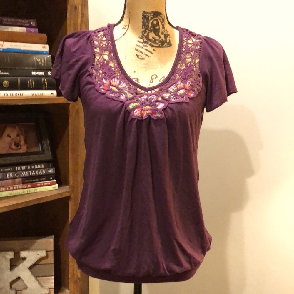 * 2 for $10.00 / EUC Girls’ Energie Top w/Crocheted Neckline